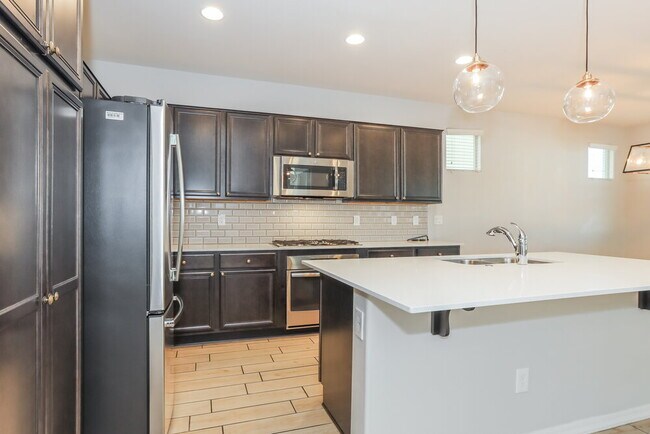 Building Photo - 3710 E Robert St