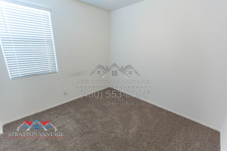 Building Photo - 1146 W Descanso Canyon Dr