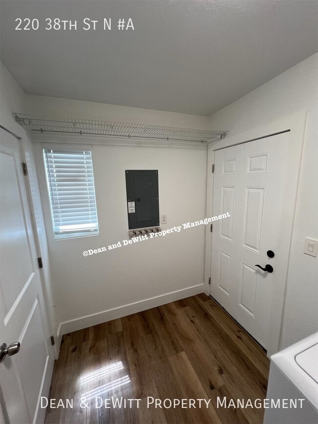 Building Photo - 220 38th St N