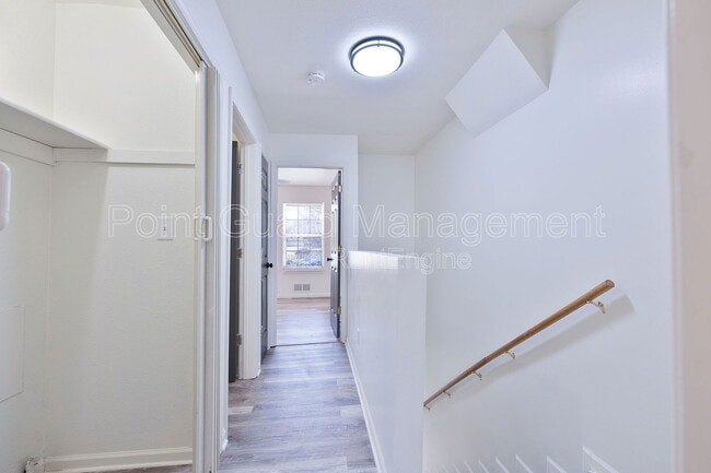 Building Photo - 955 Leroy St