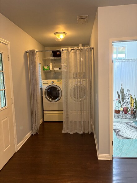 Building Photo - 1766 Carmona Ave