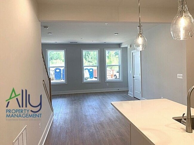 Building Photo - 822 Wesley Ln