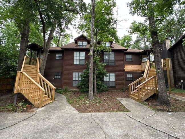 Primary Photo - Upstairs unit off Apalachee Parkway!