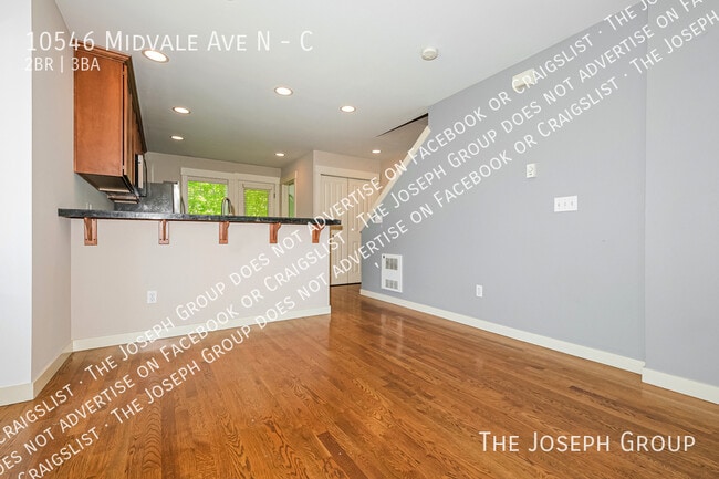Building Photo - 10546 Midvale Ave N