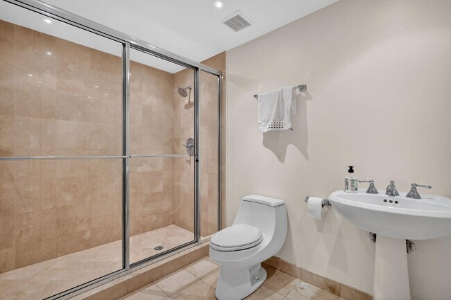 Building Photo - 9595 Collins Ave