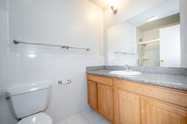 Building Photo - 1034 Shoal Dr