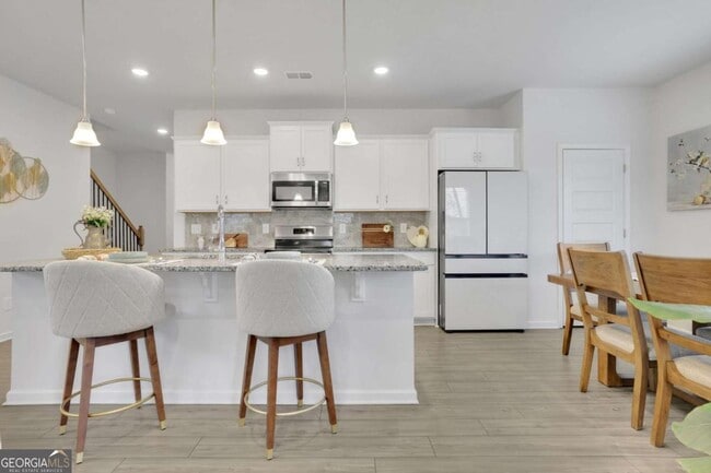 Building Photo - 803 Dundee Wy