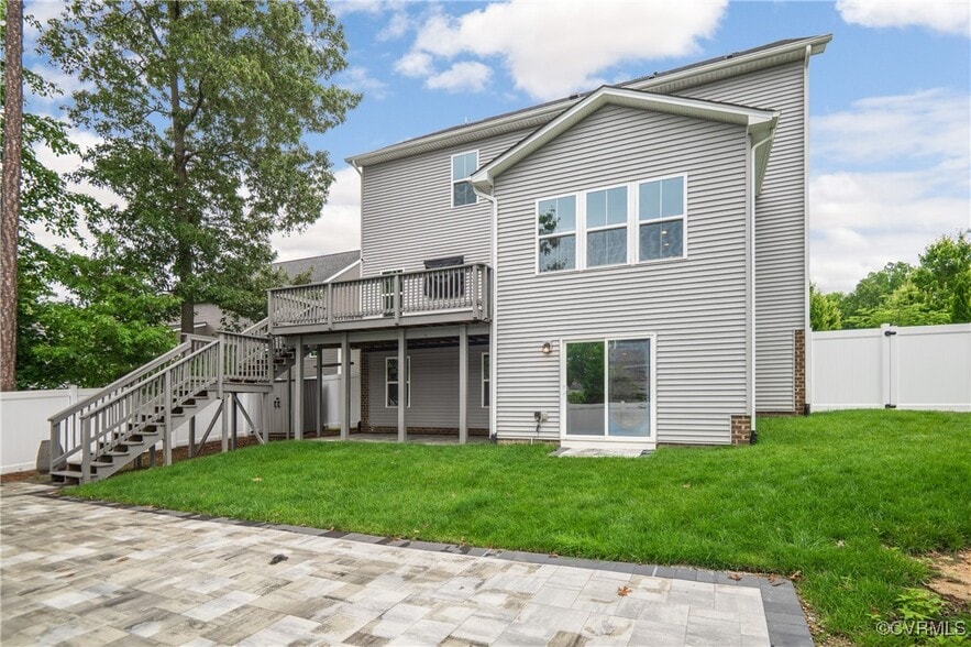 Building Photo - 16848 White Daisy Loop