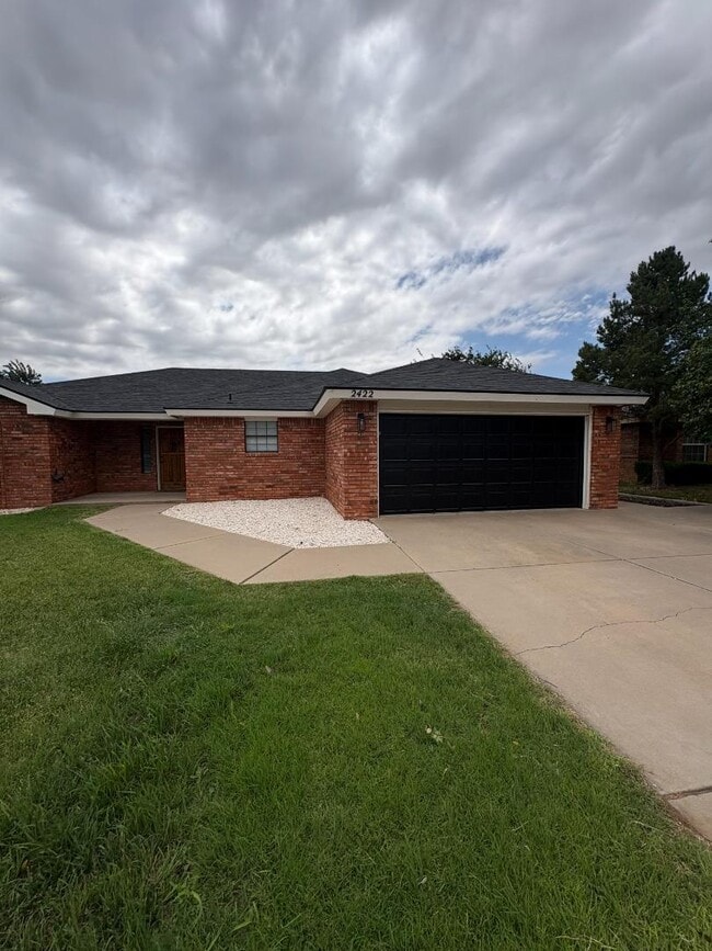 Building Photo - 2422 Howard Cowper Dr