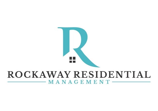 Building Photo - Cute, Comfortable and Convenient Apartment...