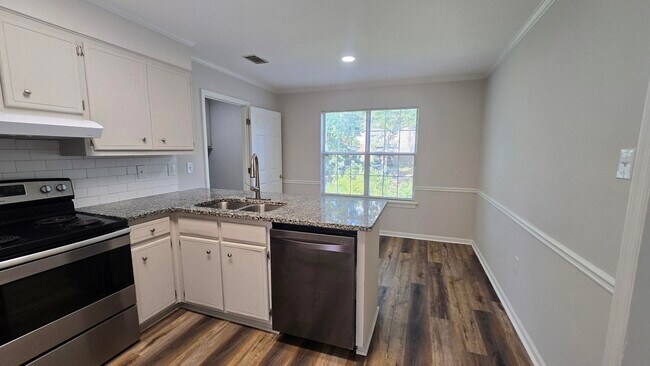 Building Photo - 123 Moss Creek Dr
