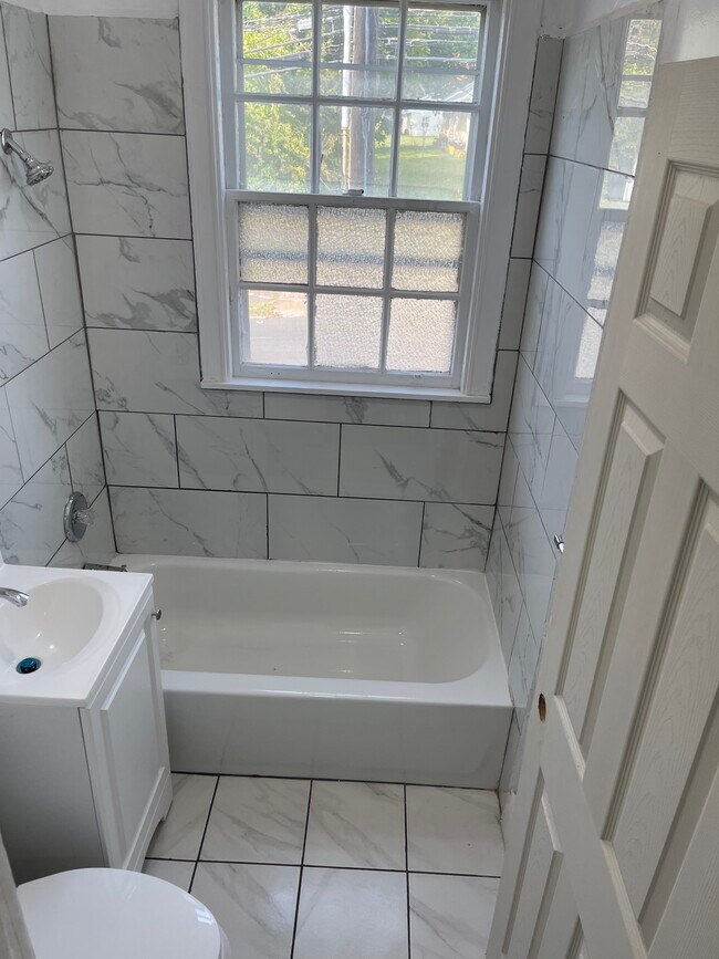 Bathroom - 411 Dover St