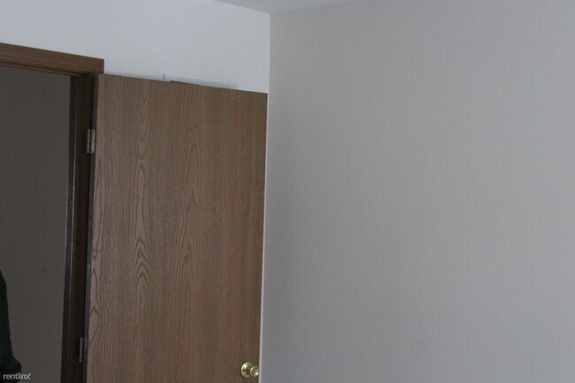 Building Photo - 3 br, 1.5 bath Duplex - 2403 Morning Dawn Dr