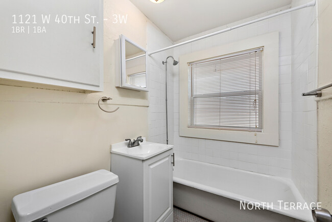 Building Photo - 1121 W 40th St