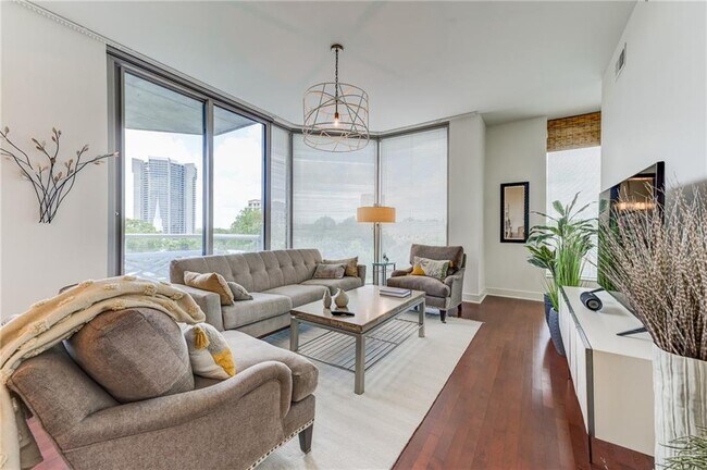 Building Photo - 2795 Peachtree Rd NE