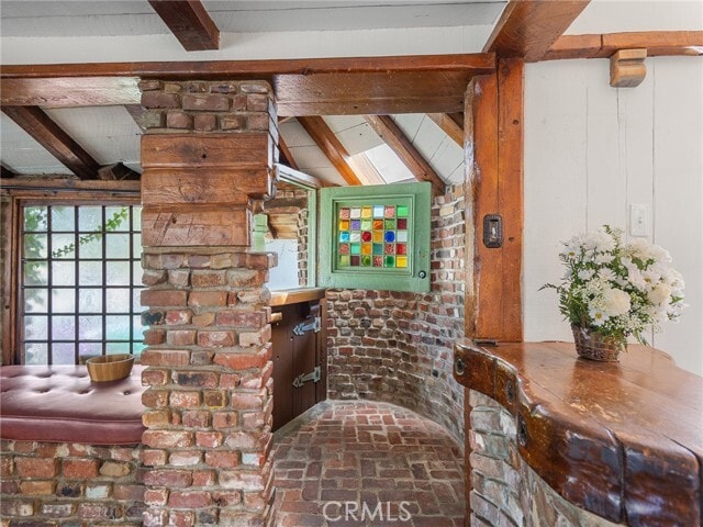 Building Photo - 2624 E 8th St