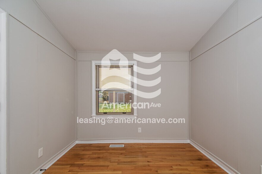 Building Photo - 741 Moriston Rd