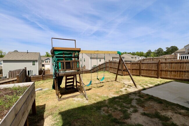 Building Photo - 352 Sandbach Rd