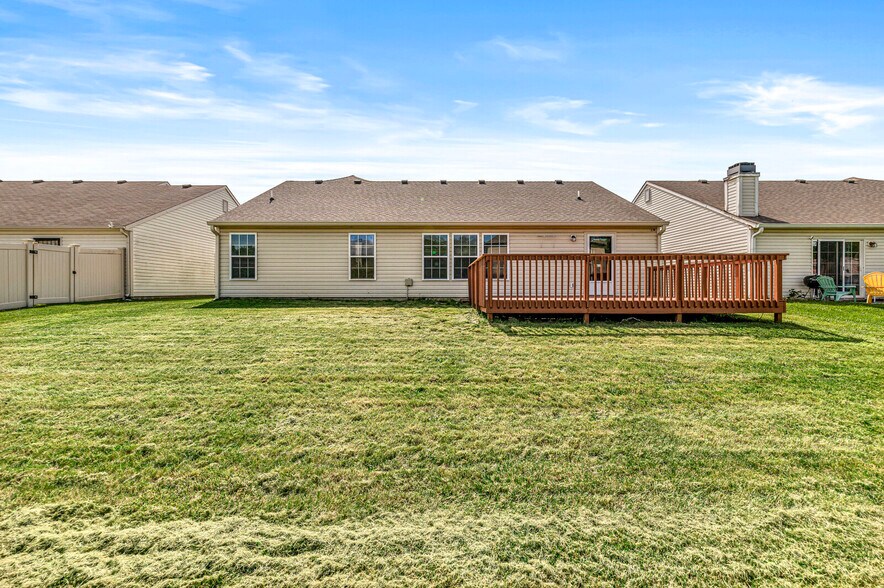 Building Photo - 2747 Foxbriar Pl