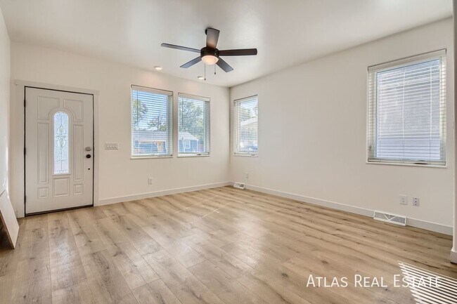 Building Photo - 4731 Columbine St