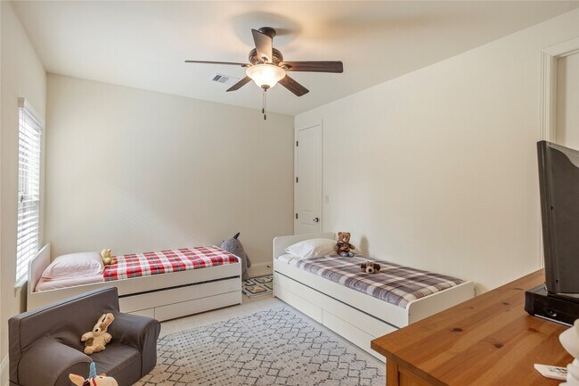 Building Photo - 17610 Astrachan Rd