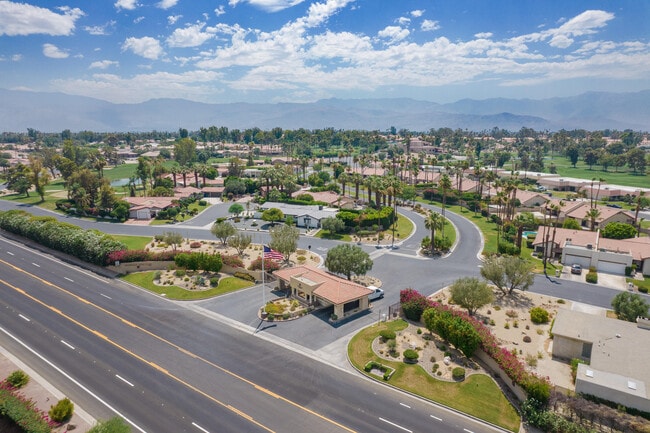 Building Photo - 38960 Kilimanjaro Dr