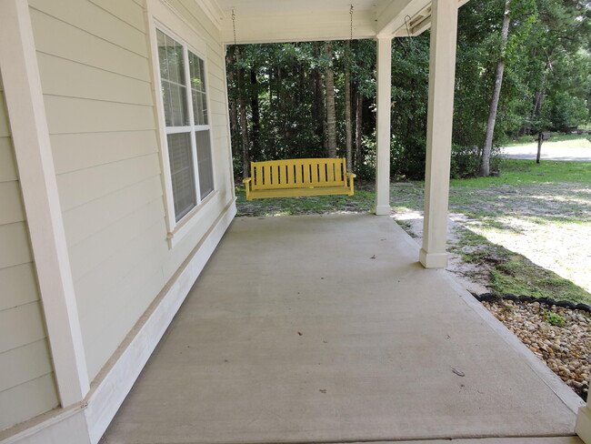Building Photo - 124 Fairway Dr