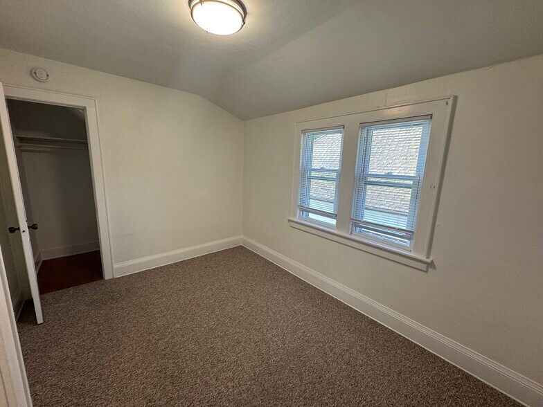 Building Photo - 1611 S 56th St