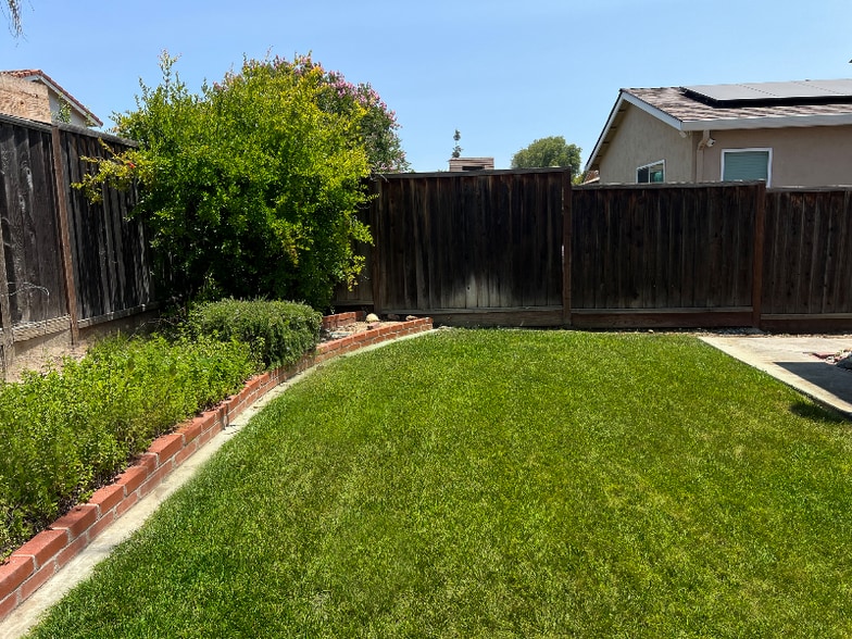 Building Photo - 341 Avenida Pinos