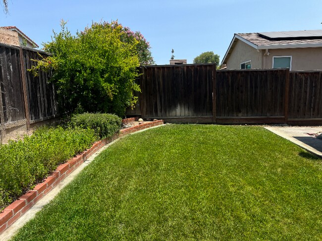 Building Photo - 341 Avenida Pinos