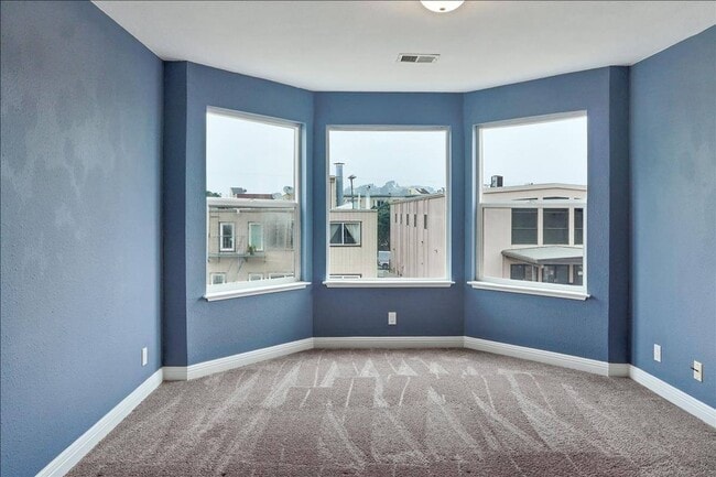 Building Photo - $3,850 / 3br - Fabulous 3 bed, 2 bath in S...