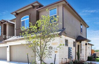 Building Photo - 2880 Donnell Dr