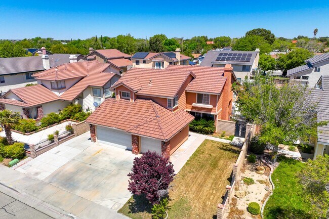 Building Photo - 45322 Pickford Ave