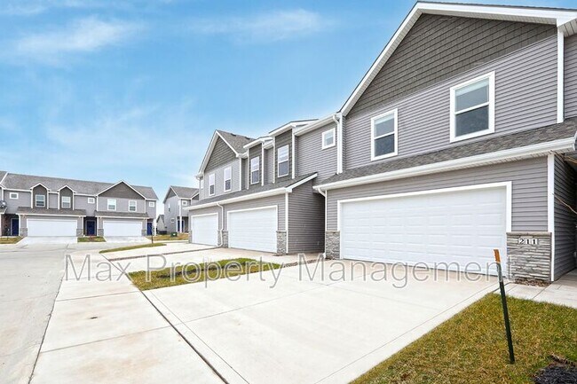 Building Photo - 211 NE Whitetail Dr