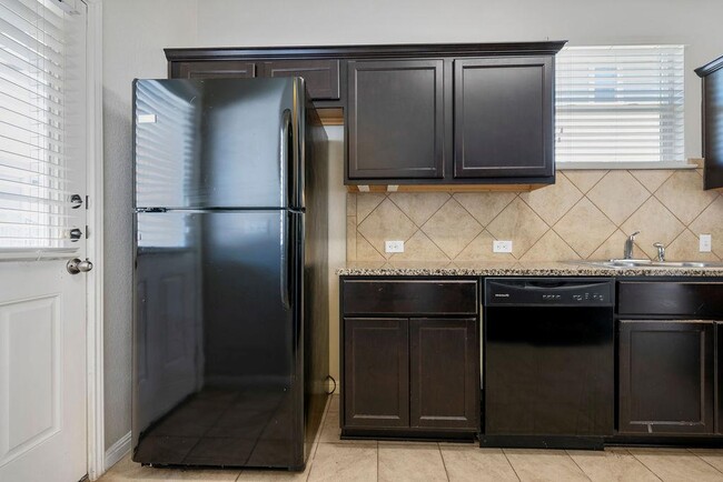 Building Photo - 711 Katmai Cir