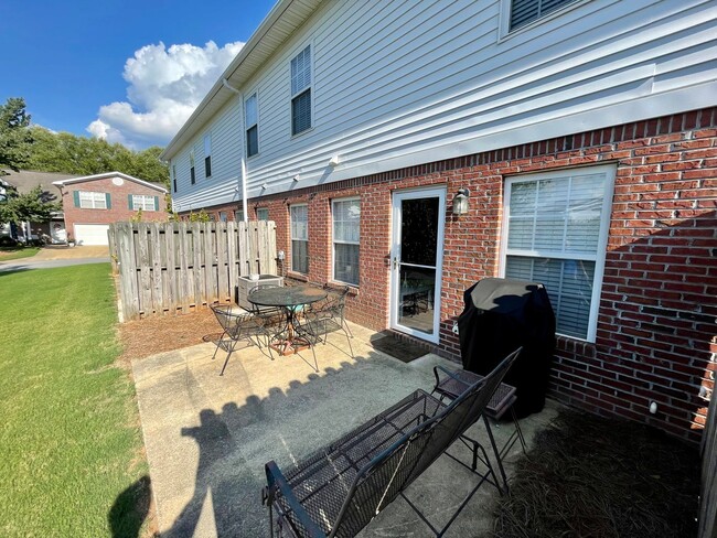 Building Photo - Asbury Hills Condominiums-2428 E. Universi...