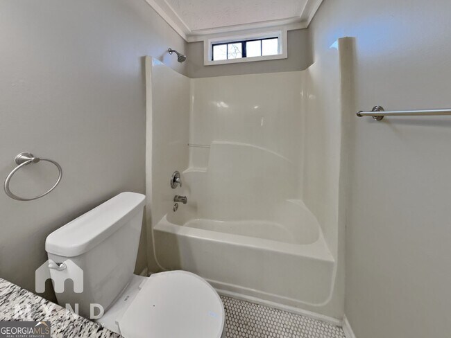 Building Photo - 5801 Meadowview Rd