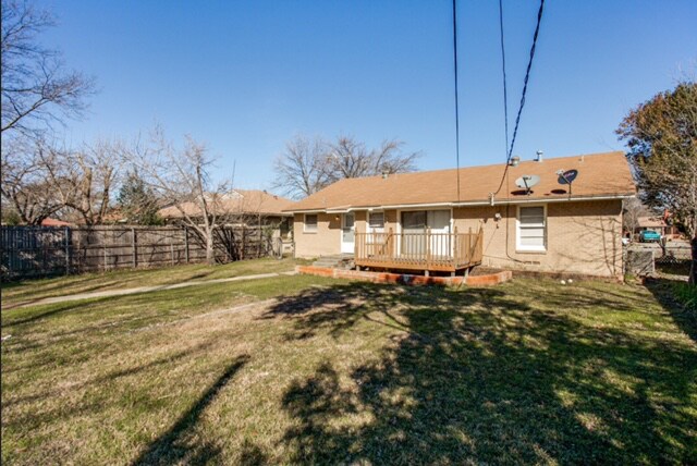 Building Photo - 2714 Oates Dr