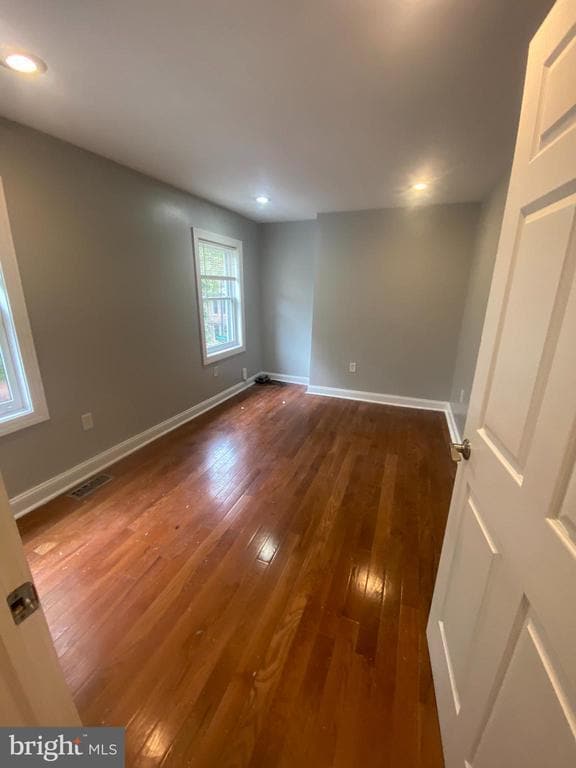 Building Photo - 2227 Pine St