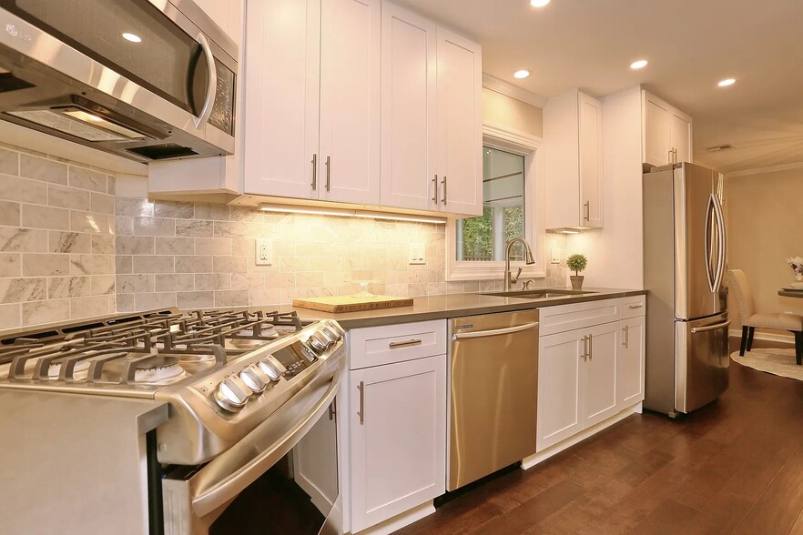 Building Photo - 28 Princeton Pl