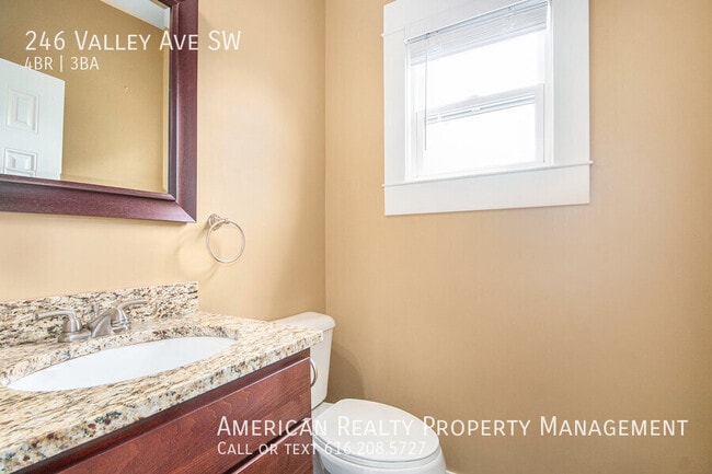 Building Photo - 246 Valley Ave SW