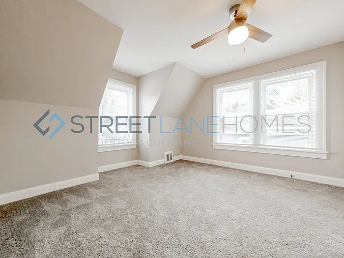 Building Photo - 205 9th Ave