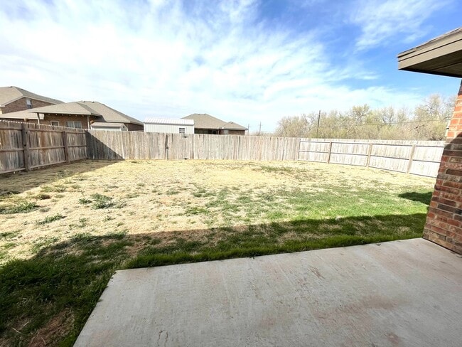 Building Photo - 3 bed 2 bath-Frenship ISD
