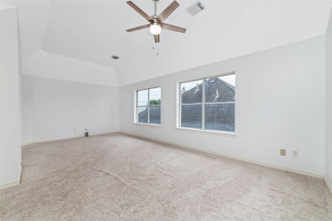 Building Photo - 304 Lago Vista St