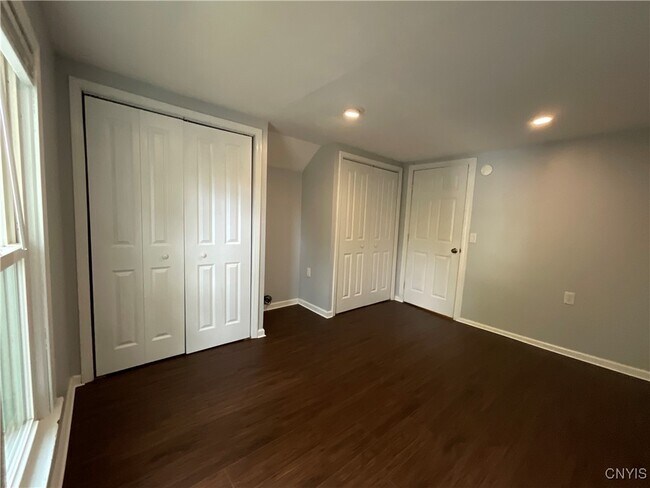 Building Photo - 110 Division St E