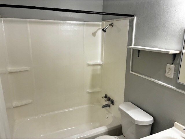 Building Photo - 579 Chestnut Dr