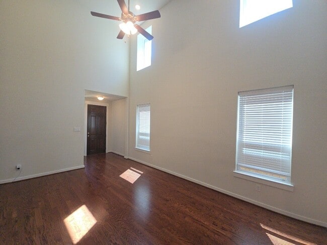 Building Photo - 7543 Coral Ter Dr