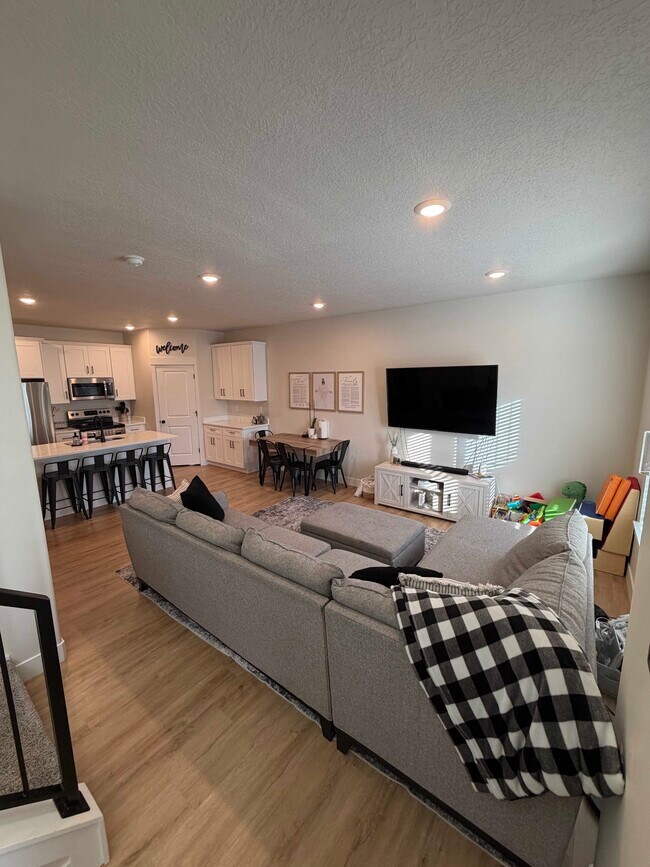 Building Photo - 1162 N 550 W