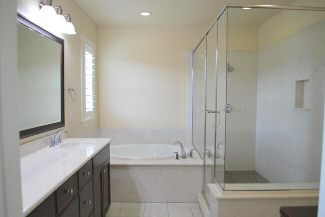 Building Photo - 3502 Cinnamon Ridge Rd