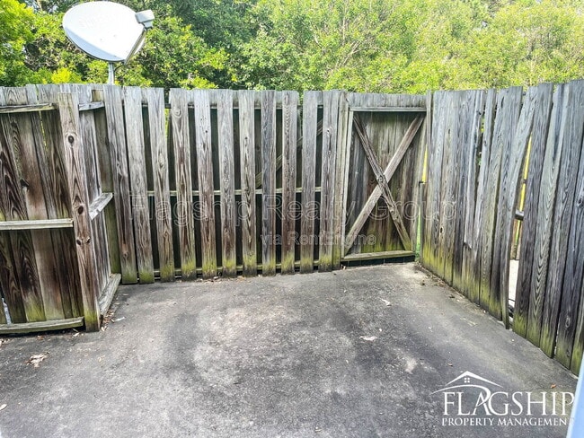 Building Photo - 3813 E Vancroft Cir